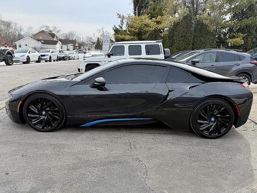 Sophisto Gray Metallic w/BMW i Frozen Blue Accent 2015 BMW i8 Base AWD 2dr Coupe