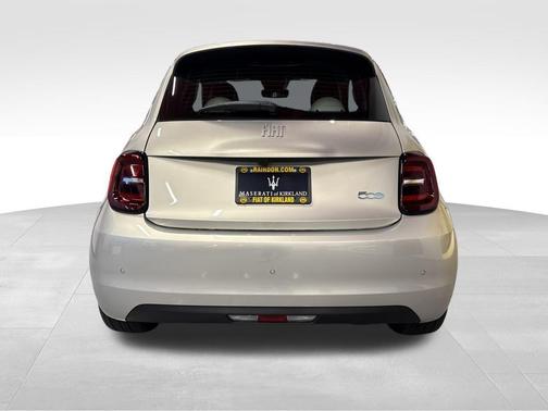 2025 FIAT 500e Base