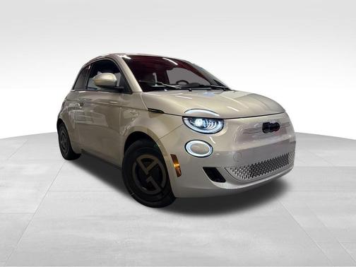 2025 FIAT 500e Base