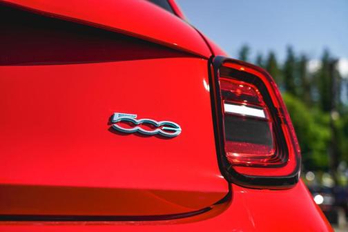 2024 FIAT 500e Base