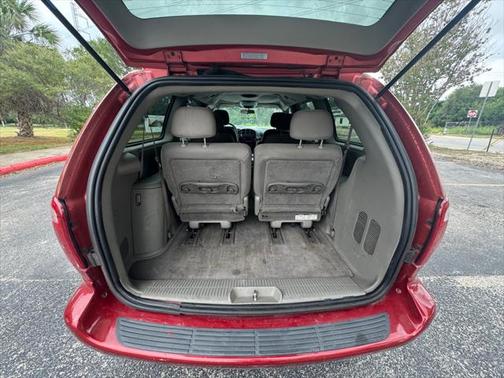 2003 Chrysler Town & Country LX