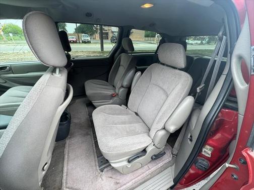2003 Chrysler Town & Country LX