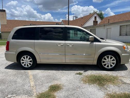 2012 Chrysler Town & Country Touring