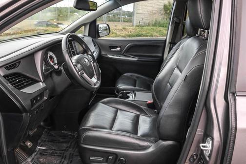 2017 Toyota Sienna SE