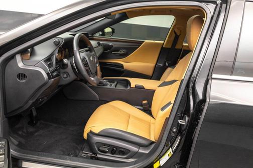 2025 Lexus ES 300h Ultra Luxury