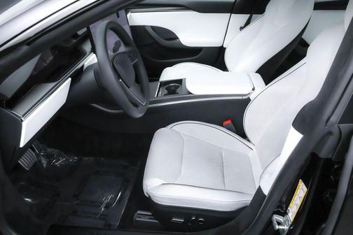 2023 Tesla Model S Plaid