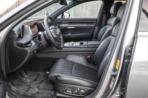 2025 Genesis G90 3.5T e-SC