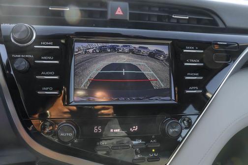 2018 Toyota Camry Hybrid LE