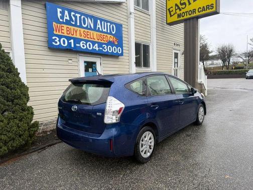 2013 Toyota Prius v Five