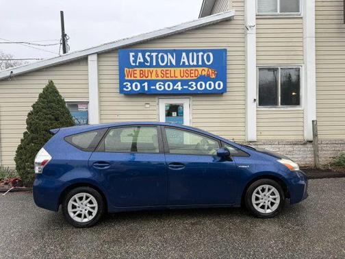 2013 Toyota Prius v Five