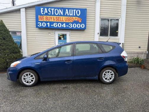 2013 Toyota Prius v Five