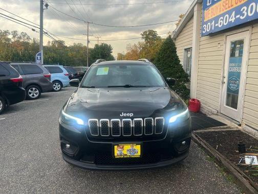 Black 2019 Jeep Cherokee Latitude Plus