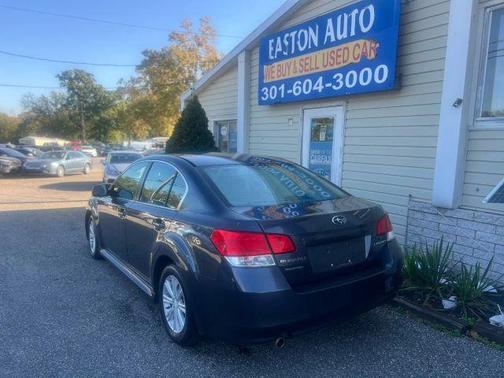 2010 Subaru Legacy 2.5i Premium