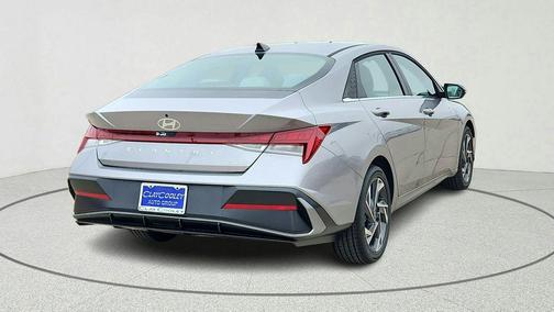 Fluid Metal 2026 Hyundai ELANTRA Limited