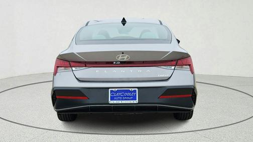 Fluid Metal 2026 Hyundai ELANTRA Limited