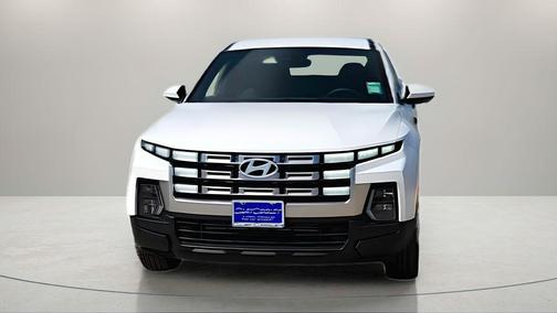Atlas White 2025 Hyundai SANTA CRUZ SE