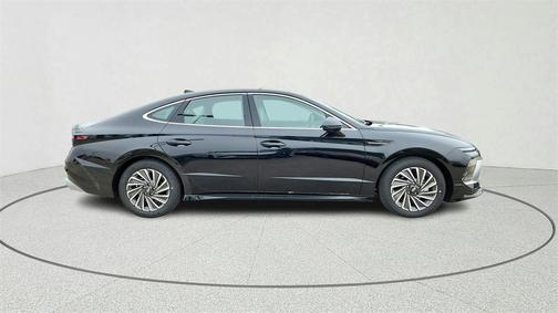2026 Hyundai SONATA Hybrid SE
