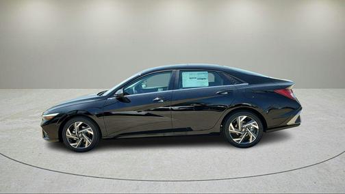 Abyss Black 2025 Hyundai ELANTRA SEL