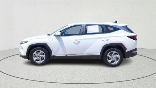 2023 Hyundai TUCSON SE