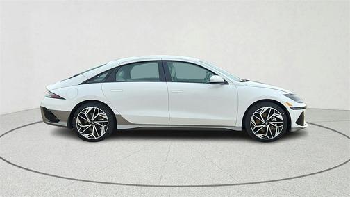 2025 Hyundai IONIQ 6 SEL