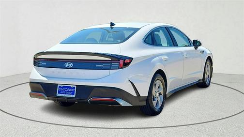 2025 Hyundai SONATA SE