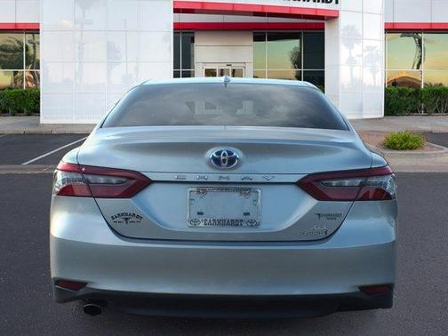 2022 Toyota Camry Hybrid XLE
