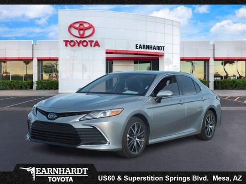 2022 Toyota Camry Hybrid XLE