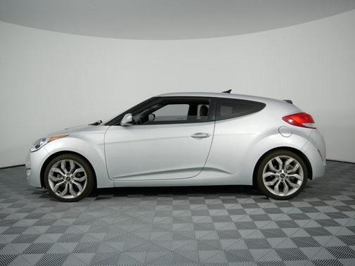 Ironman Silver Metallic 2013 Hyundai Veloster Base