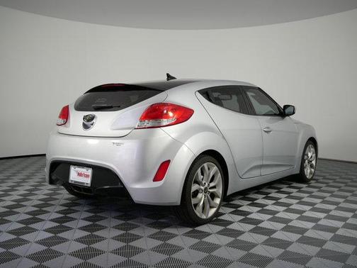 Ironman Silver Metallic 2013 Hyundai Veloster Base