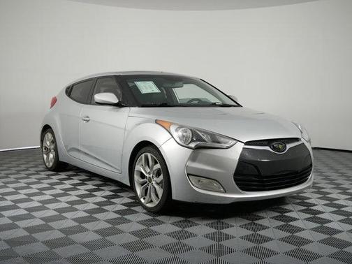Ironman Silver Metallic 2013 Hyundai Veloster Base