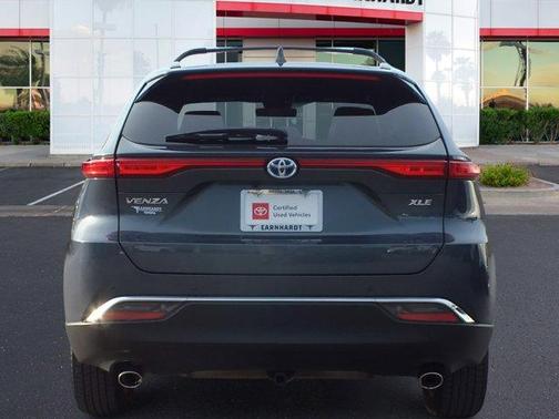 2024 Toyota Venza LE