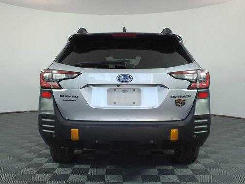 Ice Silver Metallic 2025 Subaru Outback Wilderness