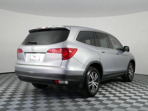 Lunar Silver Metallic 2017 Honda Pilot EX