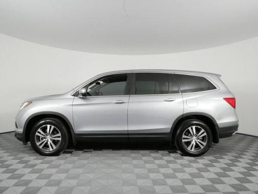 Lunar Silver Metallic 2017 Honda Pilot EX