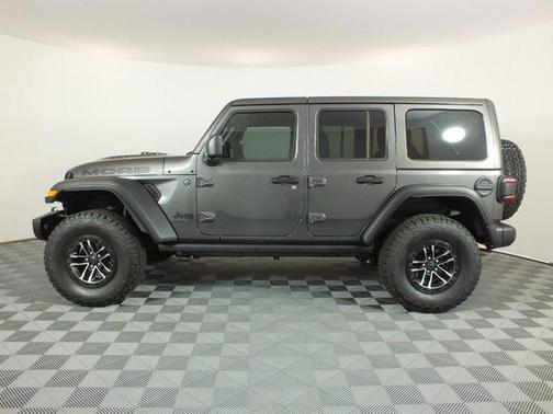 Granite Crystal Clearcoat Metallic 2026 Jeep Wrangler 392