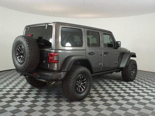 Granite Crystal Clearcoat Metallic 2026 Jeep Wrangler 392