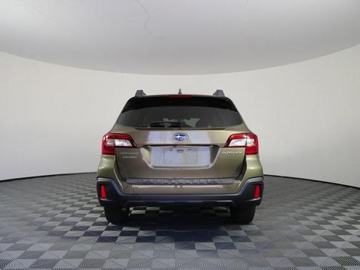 Wilderness Green Metallic 2019 Subaru Outback 2.5i Premium