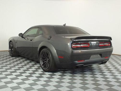 Granite Pearlcoat 2019 Dodge Challenger SRT Hellcat