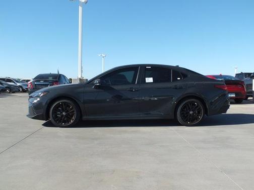 UNDERGROUND 2026 Toyota Camry SE