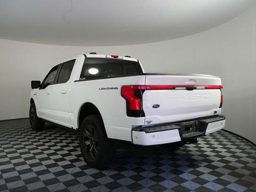 Oxford White 2023 Ford F-150 Lightning LARIAT