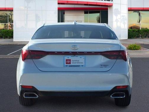 2019 Toyota Avalon XLE