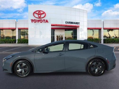 2025 Toyota Prius LE