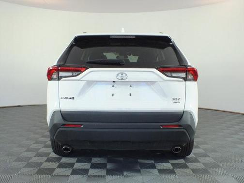 Ice 2024 Toyota RAV4 XLE