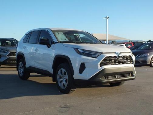 2025 Toyota RAV4 LE