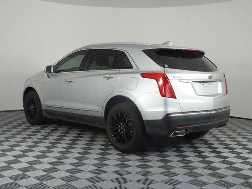 Radiant Silver Metallic 2017 Cadillac XT5 Luxury