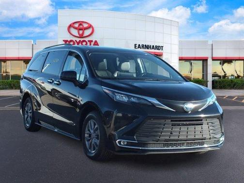 2024 Toyota Sienna XLE