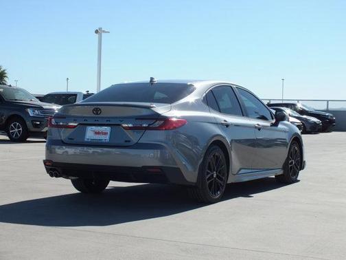 Metal 2026 Toyota Camry SE