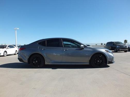 Metal 2026 Toyota Camry SE