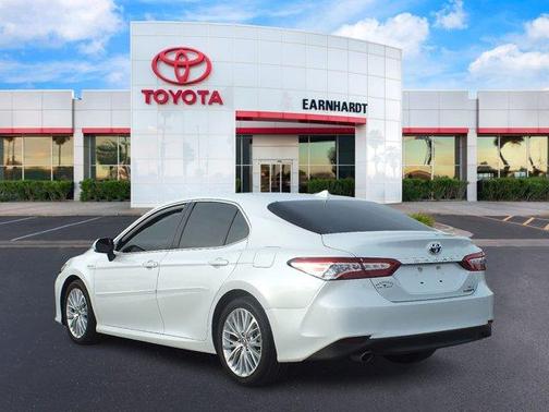 2019 Toyota Camry Hybrid XLE