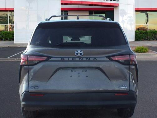 2022 Toyota Sienna LE
